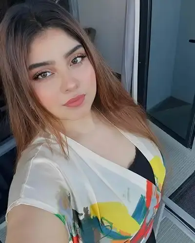 Hukumpeta Escort